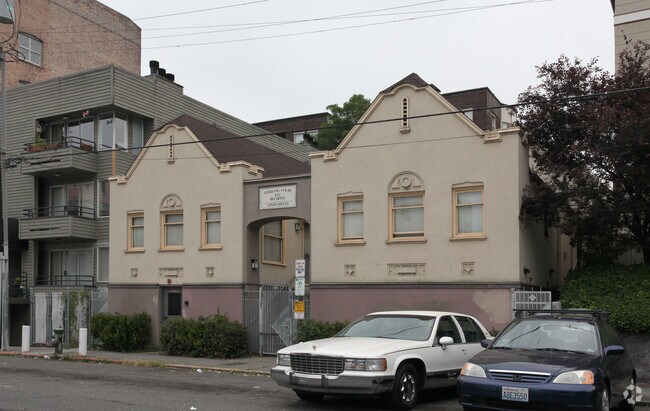 Sterling Court Apartments - Sterling Court
