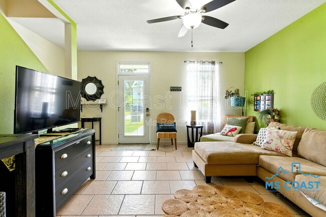 Building Photo - 1131 Century Oaks Dr