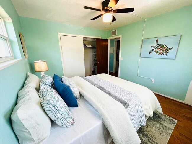 Building Photo - 515 129th Ave E