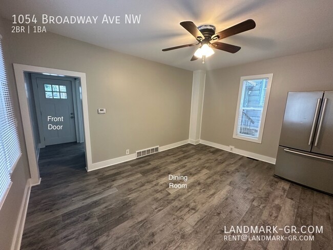 Building Photo - Updated 2-3 Bed, 1-Bath – First Month $1,0...