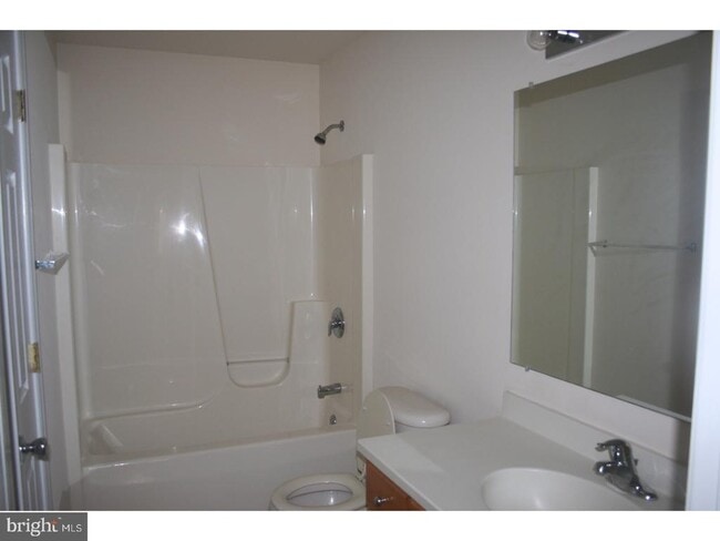 Building Photo - 529 Stone Ridge Dr