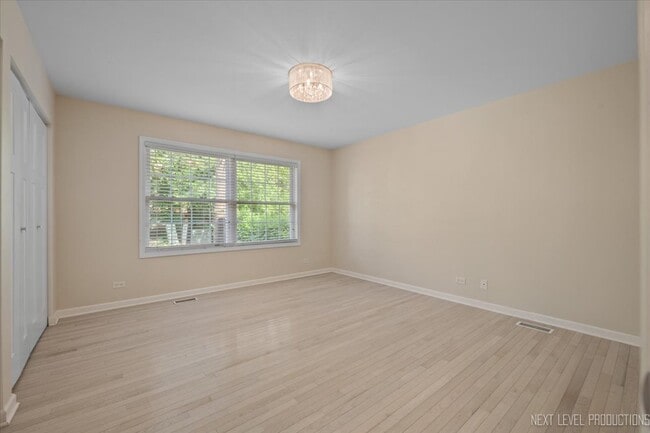 Building Photo - 1704 Napoleon Dr