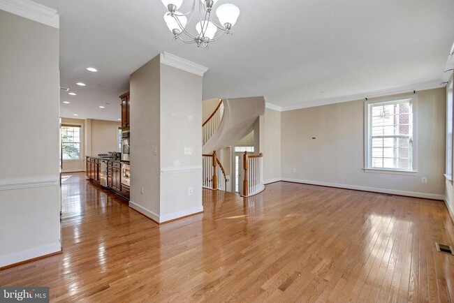 Building Photo - 523 Triadelphia Way
