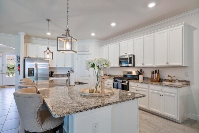 Building Photo - 17548 Canopy Ct