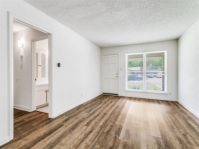 Building Photo - 3023 Topaz Ln