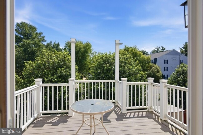 Building Photo - 5504 Sacramento Mews Pl