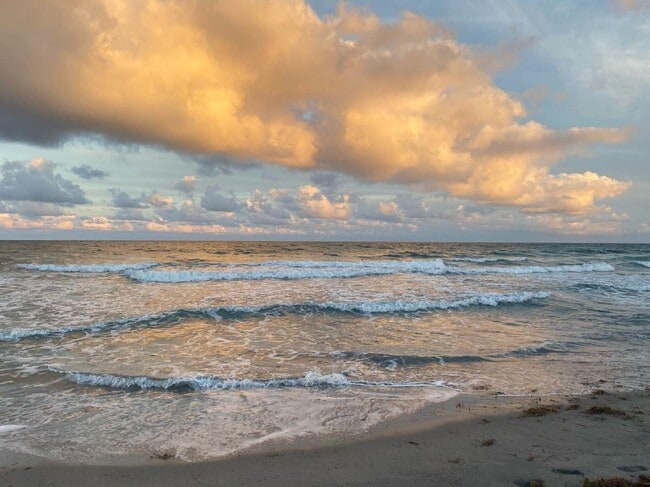 Building Photo - 1300 SW 13th St