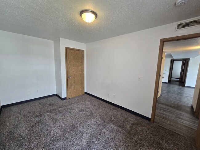 Building Photo - 60 Miller Ave SW