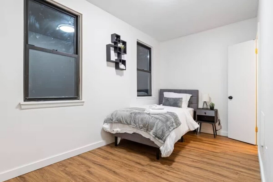 Bedroom 2 - 525 Alpine Ave