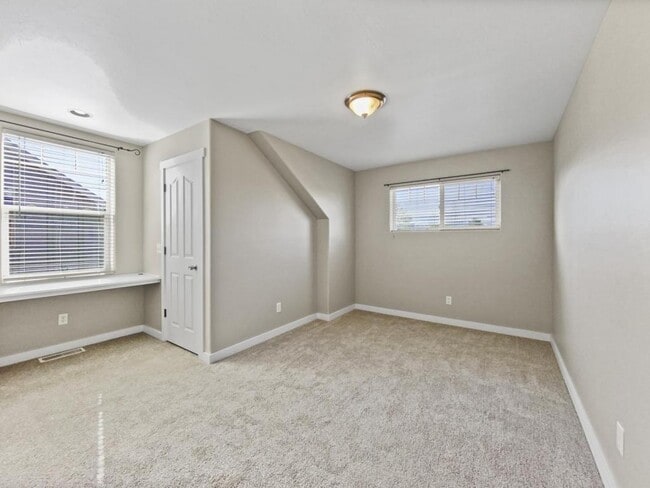 Building Photo - 4535 Glenwood Dr