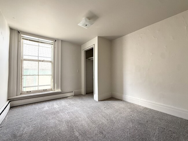 Building Photo - 215 N Pinckney St