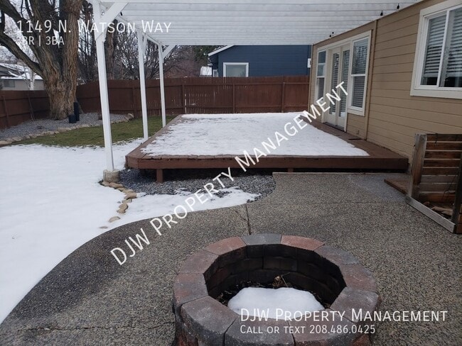 Building Photo - Experience A Modern Lifestyle!!!