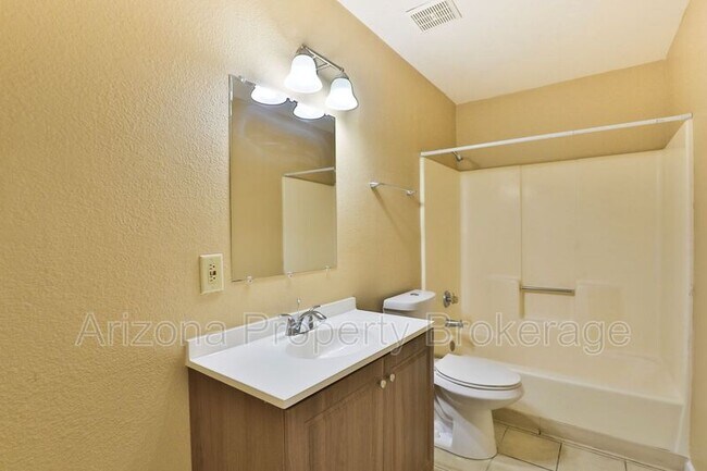 Building Photo - 603 W Rio Salado Pkwy