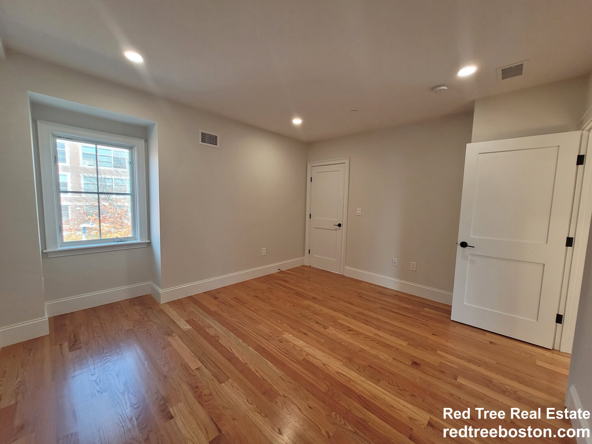 Building Photo - 81 White St