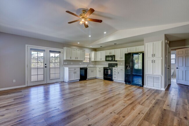 Building Photo - 2 Bedroom, 2 Bath Home for Rent in Diamond...