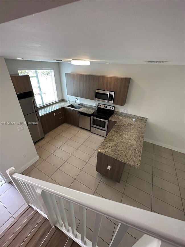 Building Photo - 12109 NE 5th Ave