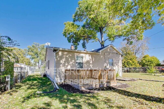 Building Photo - 321 Albany St