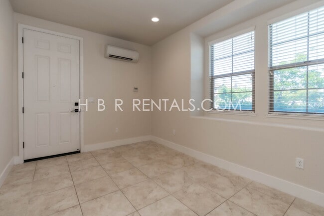 Building Photo - CASITA IN HANSEN VILLAGE - Mountain House MOVE IN READY