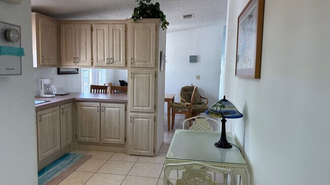 Building Photo - 2122 Nettles Blvd