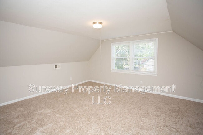 Building Photo - 11 Sedgwick Ln