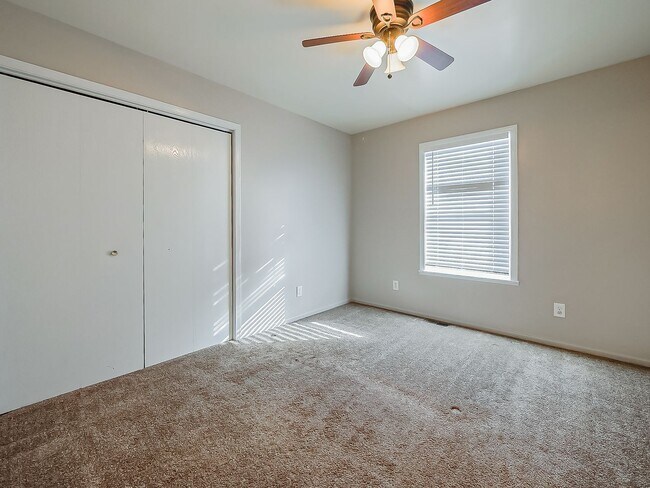 Building Photo - Spacious 3-Bedroom Home in a Great Pontiac Location!