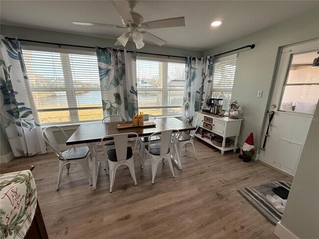 Building Photo - 360 Palm Cir