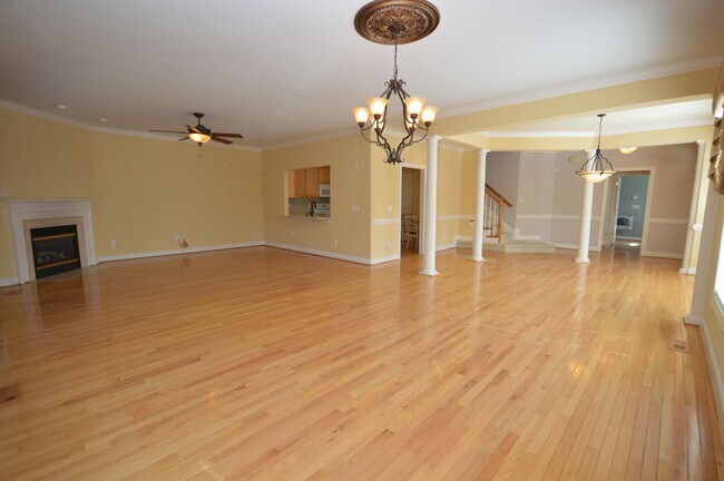 Building Photo - 114 Prestonian Pl