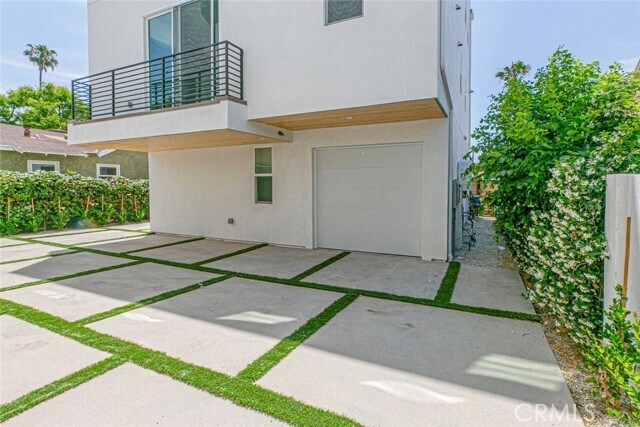 Building Photo - 10851 Otsego St