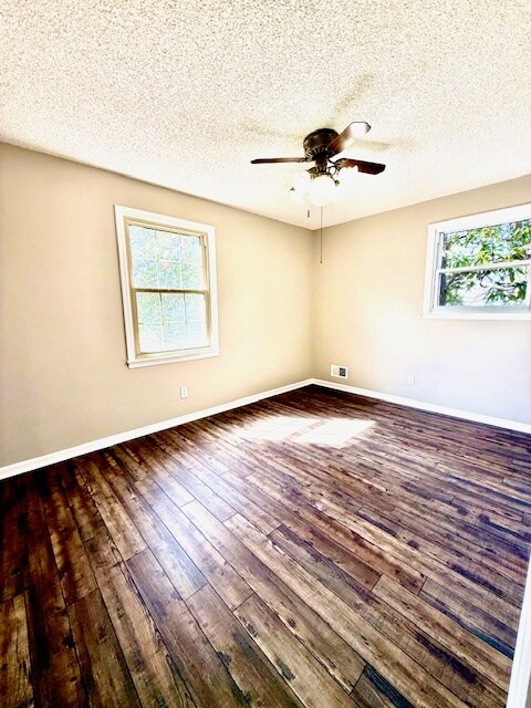 Building Photo - 122 Old Chapin Rd