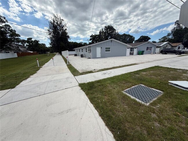 Building Photo - 15406 Avalon Ave