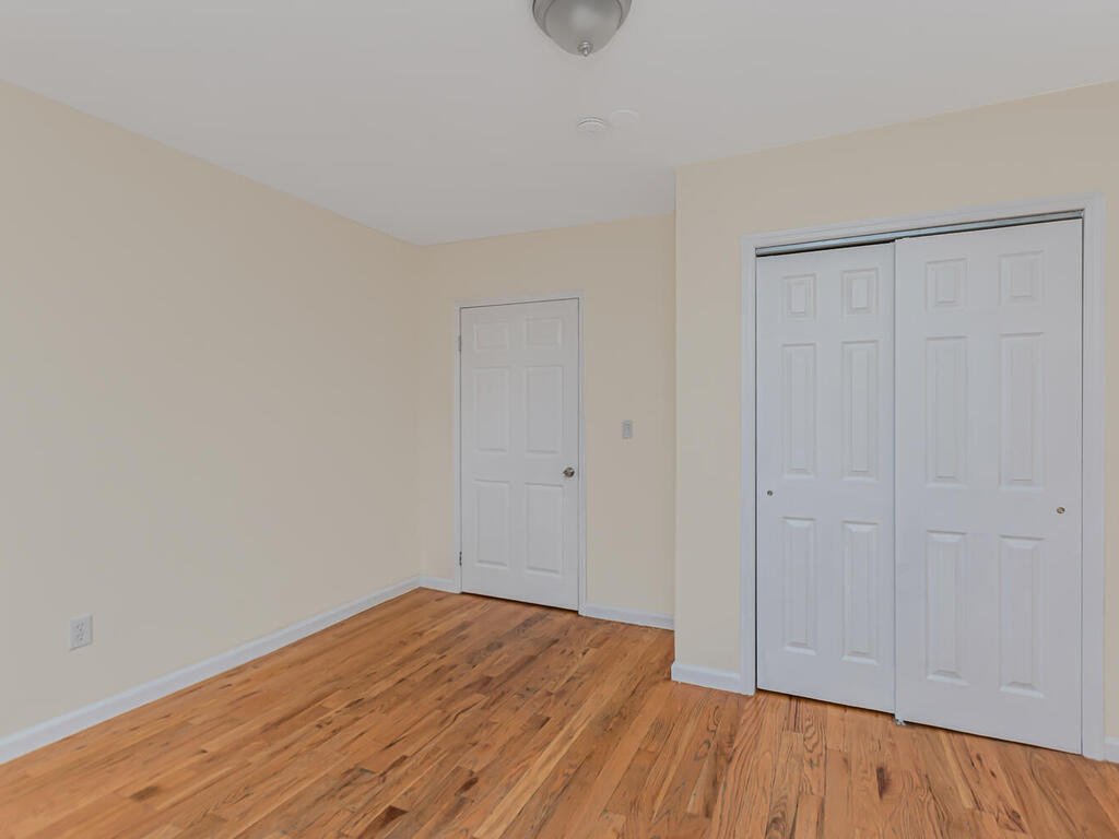 Building Photo - 1378 Bristow St