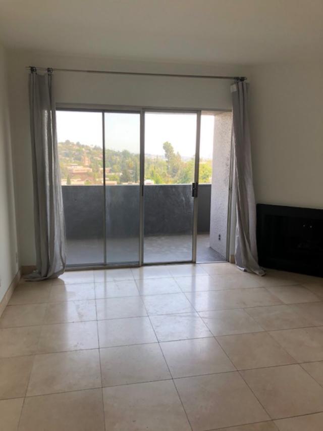 Building Photo - 3949 Los Feliz Blvd