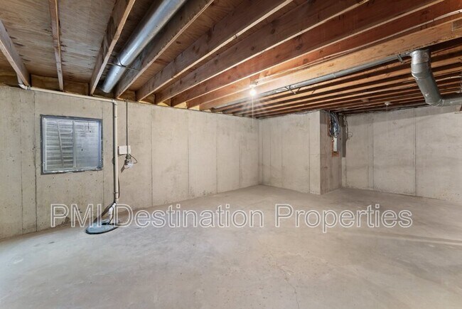 Building Photo - 9225 Boehm Dr