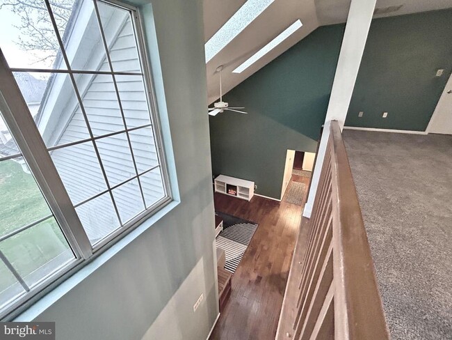 Building Photo - 904B Oliphant Ln