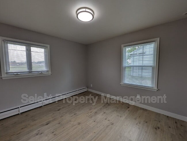 Building Photo - 3211 Jonquil Dr