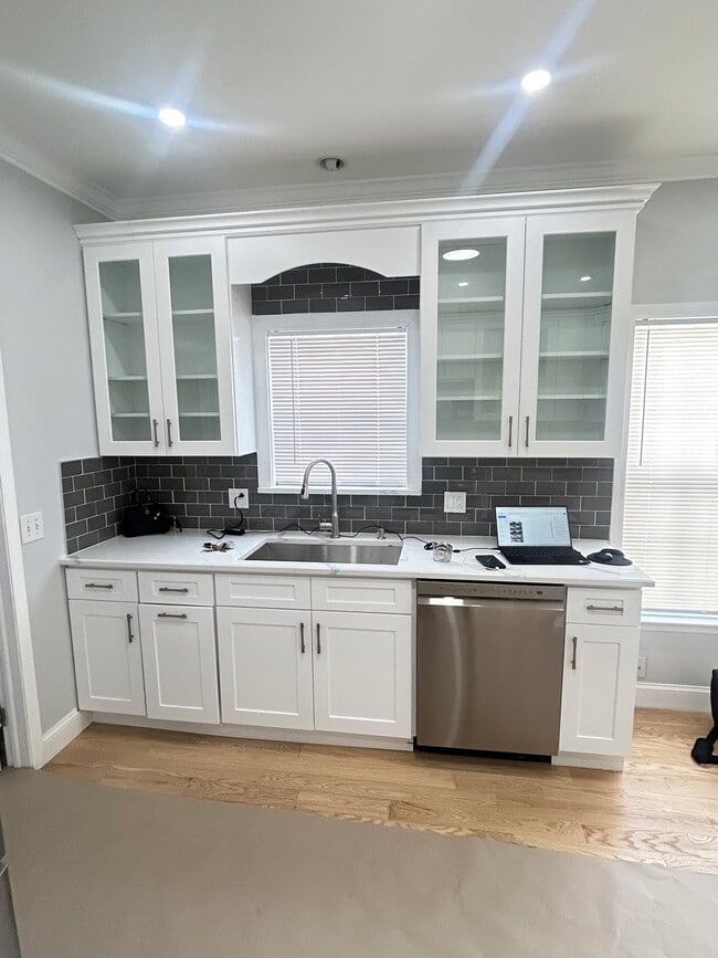 Building Photo - 14 Crystal Dr