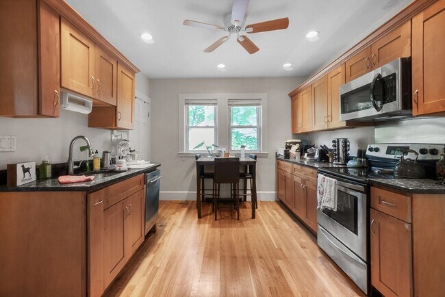 Primary Photo - 39 McDonald St