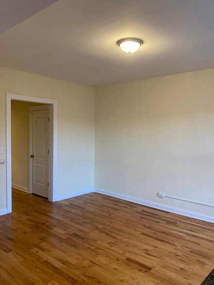 Building Photo - 338 Tudor Ct