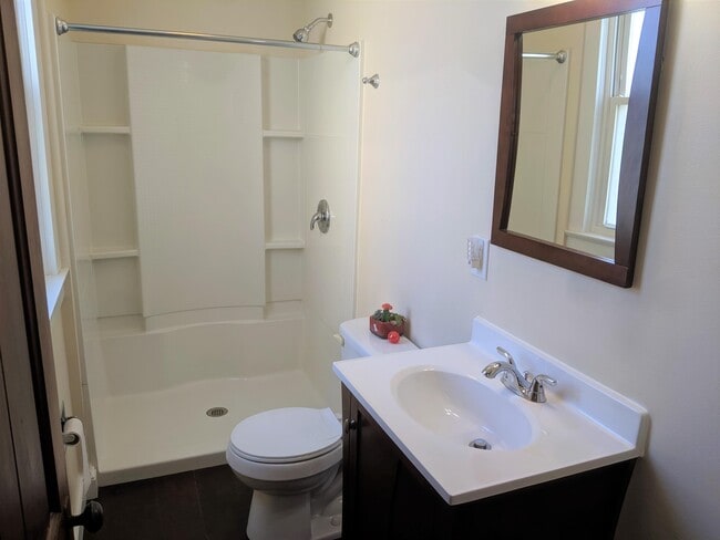 Building Photo - 135 Griswold St