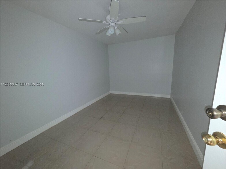 Building Photo - 12025 S Las Palmas Dr