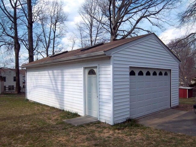 Building Photo - 5118 Avoca Ave