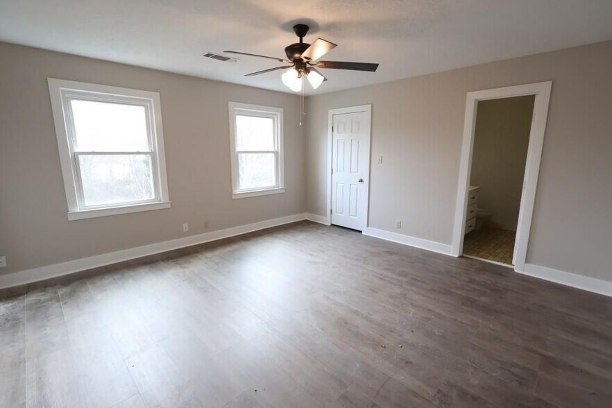 Building Photo - 1985 Briarcliff Rd