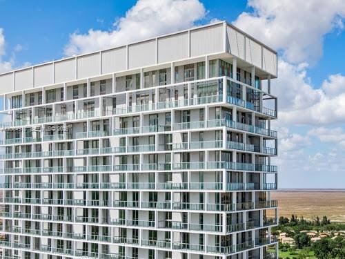 Building Photo - 2000 Metropica Wy