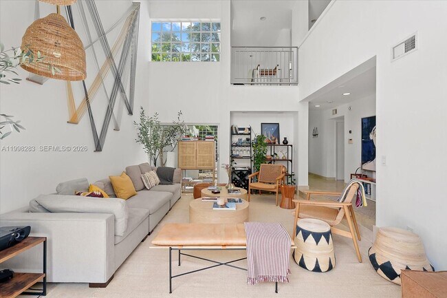 Building Photo - 2721 SW 22nd Ave