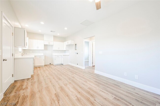 Building Photo - 5018 Holt Ave