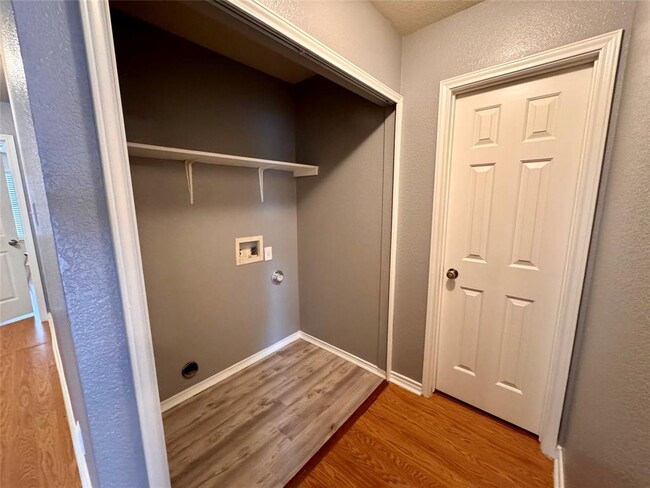 Building Photo - 5620 Victory Gallop Dr