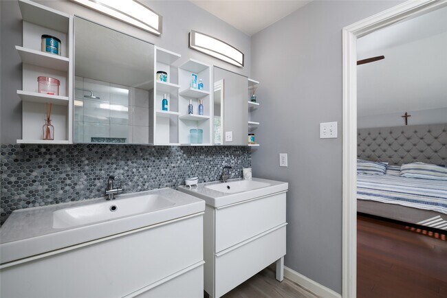 Building Photo - 143 S Vesper Bend Cir