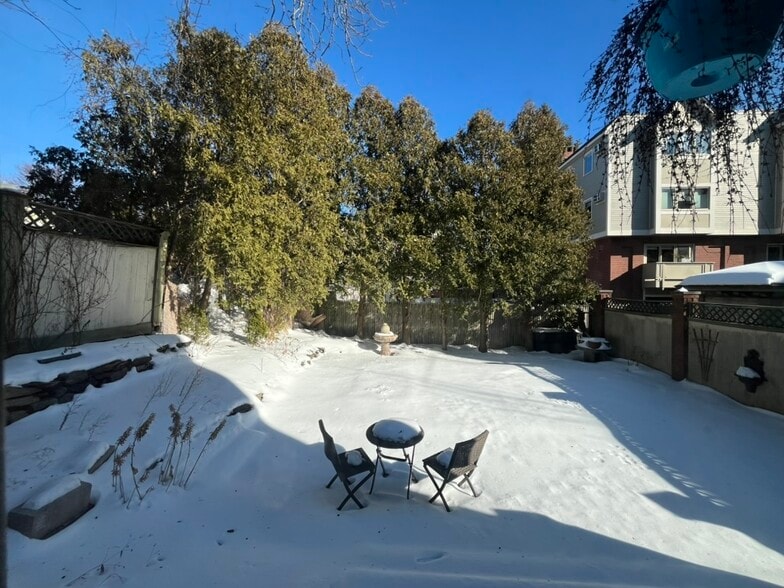 Private garden - 87 Park St