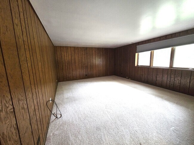 Building Photo - 1111 S Waukegan Rd