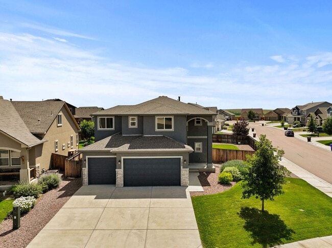 Welcome to The Glen at Widefield. Move in... - Welcome to The Glen at Widefield.  Move in...